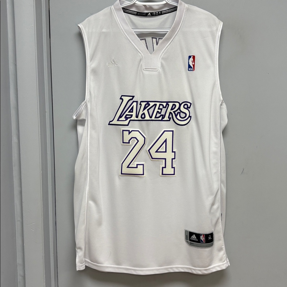 Kobe Bryant Los Angeles Lakers #24 White Swingman Jersey
XL